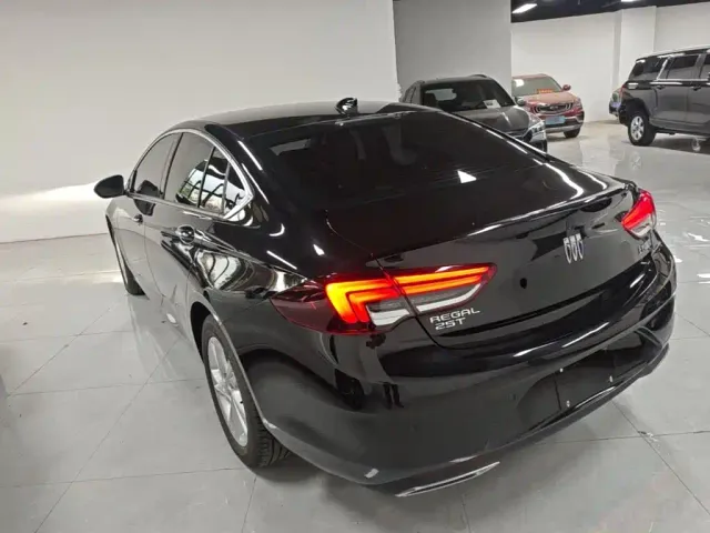 Buick Regal — Фото автомобиля 4