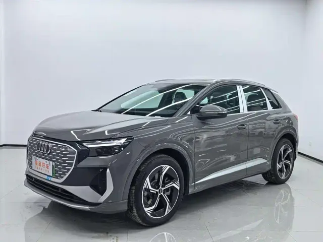 Фотография автомобиля — Audi Q4 e-tron