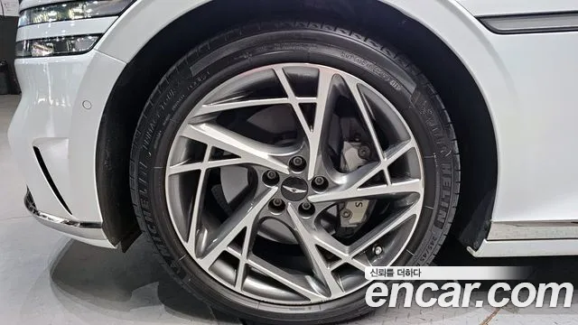 Genesis G90 Бензин 3.5 турбо AWD — Фото автомобиля 5