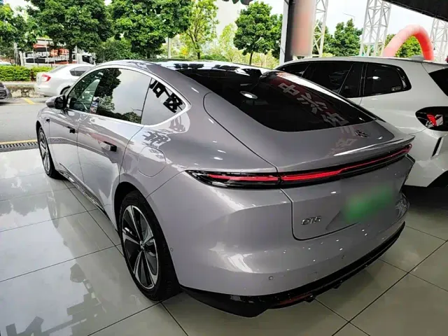 Nio ET5 — Фото автомобиля 4