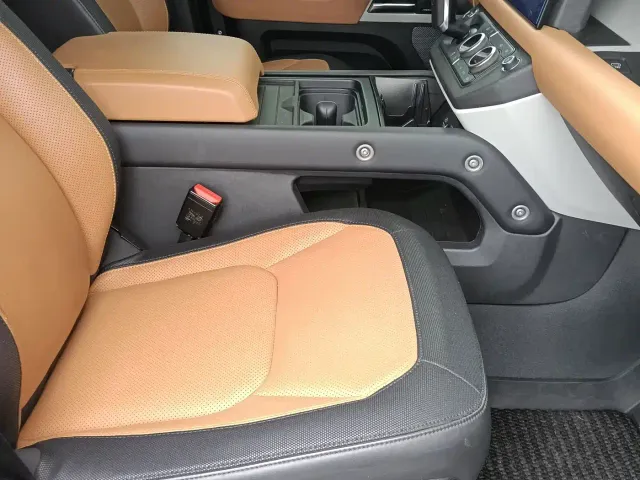 Land Rover Defender — Фото автомобиля 15