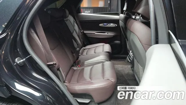 Genesis GV70 — Фото автомобиля 10