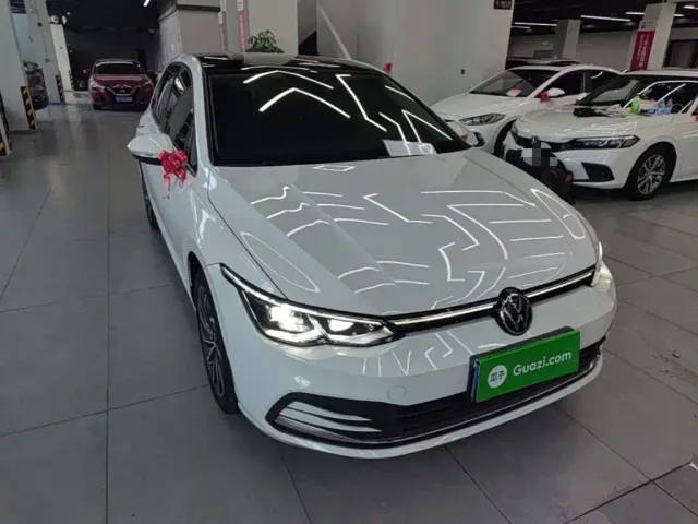 Volkswagen Golf — Фото автомобиля 3