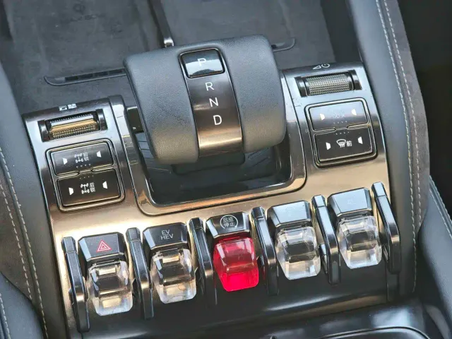 BYD FangChengBao Leopard 5 — Фото автомобиля 16