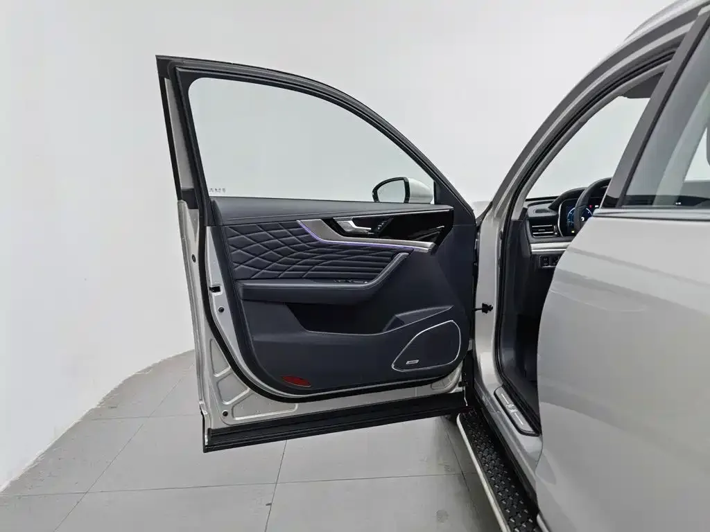 Hongqi Hongqi HS5 2022 Facelift 2.0T Smart Flag Enjoyment Edition — Фото автомобиля 8