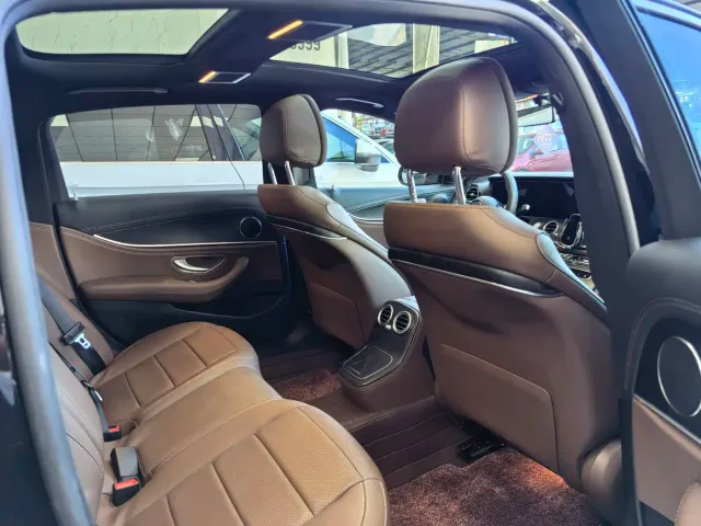 Mercedes-Benz E-Class — Фото автомобиля 7