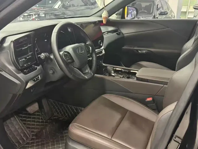 Lexus RX — Фото автомобиля 3