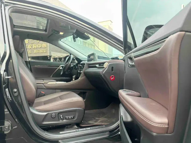 Lexus RX — Фото автомобиля 12