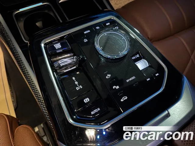 BMW 7 Series G70 — Фото автомобиля 9