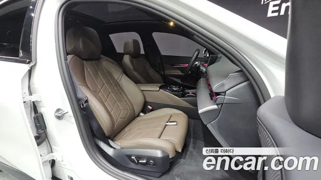 BMW 5 Series G60 — Фото автомобиля 16