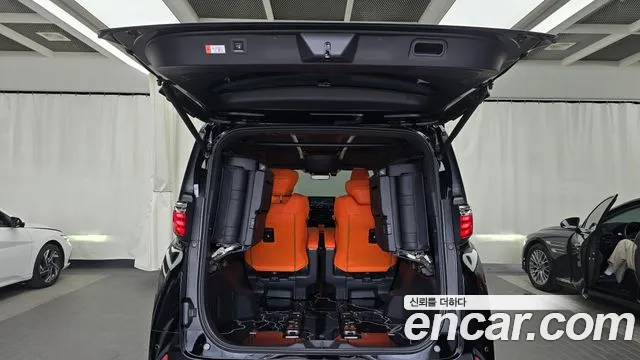 Toyota Alphard — Фото автомобиля 16