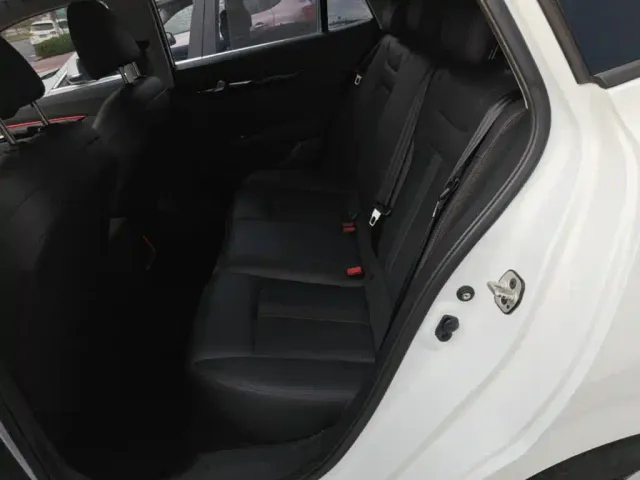 Dongfeng Yixuan — Фото автомобиля 16