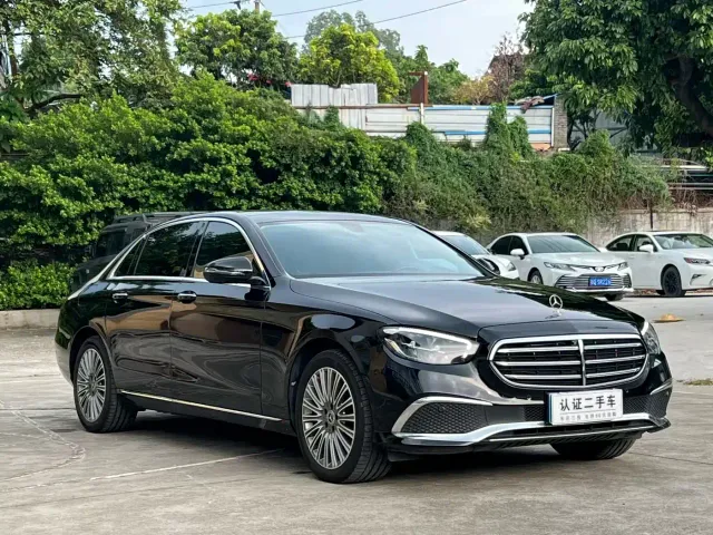 Mercedes-Benz E-Class — Фото автомобиля 3