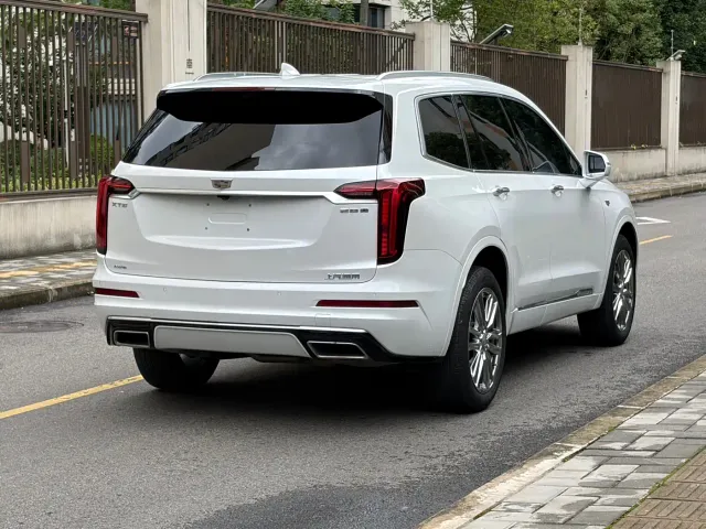 Cadillac XT6 — Фото автомобиля 9