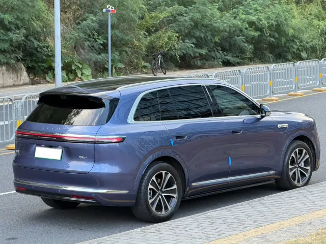 Aito M7 — Фото автомобиля 5