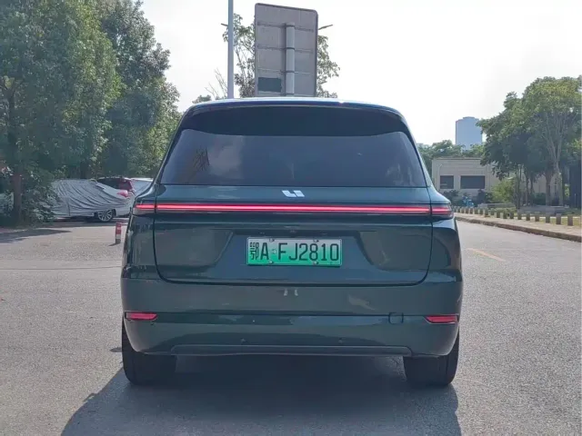 Li Auto L9 — Фото автомобиля 8