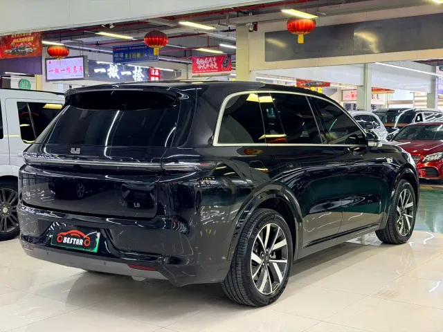 Li Auto Li L8 2023 Pro — Фото автомобиля 3