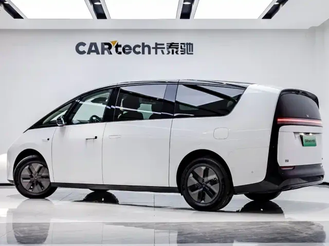 Li Auto MEGA — Фото автомобиля 5