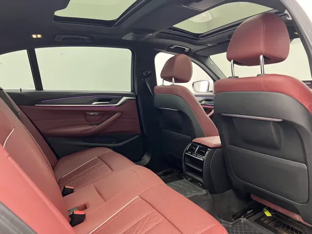BMW 5 Series — Фото автомобиля 7