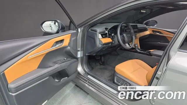 Toyota Camry XV80 — Фото автомобиля 10