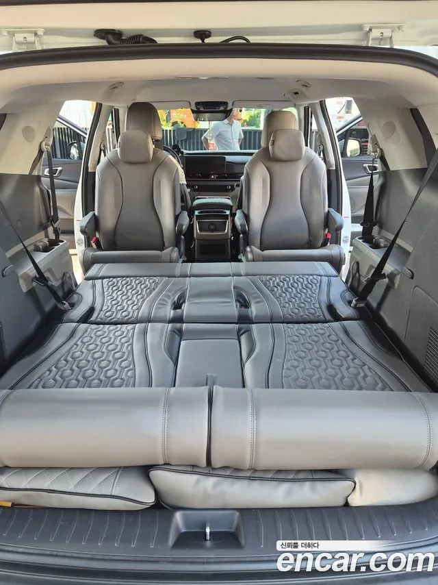 Kia Carnival Generation 4 — Фото автомобиля 7