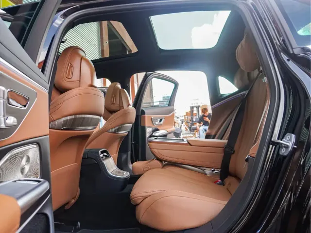 Mercedes-Benz E-Class — Фото автомобиля 24