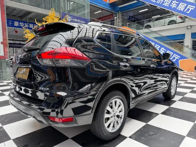 Nissan X-Trail — Фото автомобиля 6