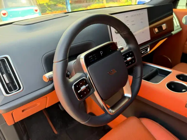 Li Auto L7 — Фото автомобиля 9