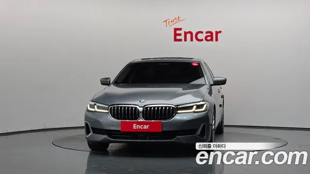 BMW 5-Series 5 серия (G30) 523d Luxury — Фото автомобиля 3