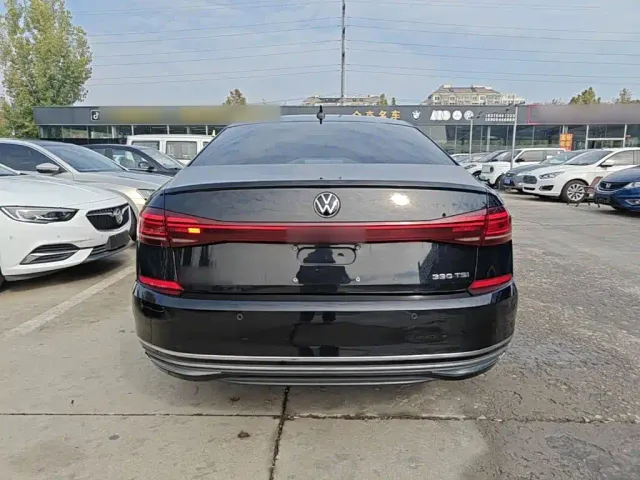 Volkswagen Passat — Фото автомобиля 5