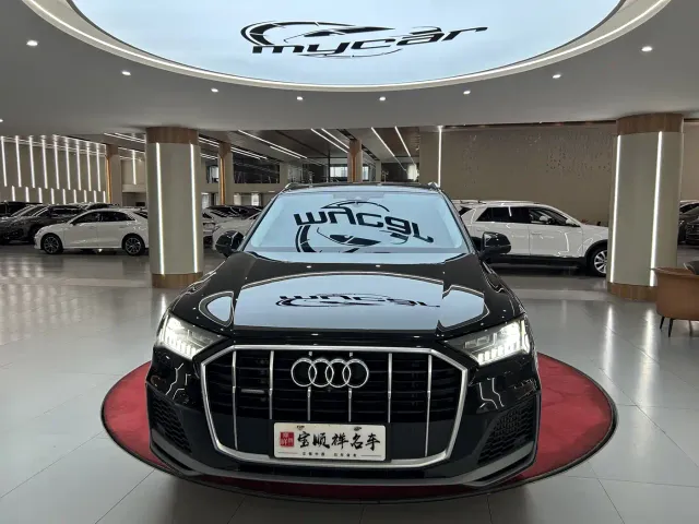 Audi Q7 — Фото автомобиля 2