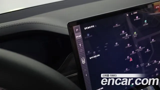 Tesla Model X — Фото автомобиля 9