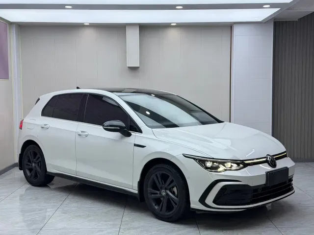 Volkswagen Golf — Фото автомобиля 3