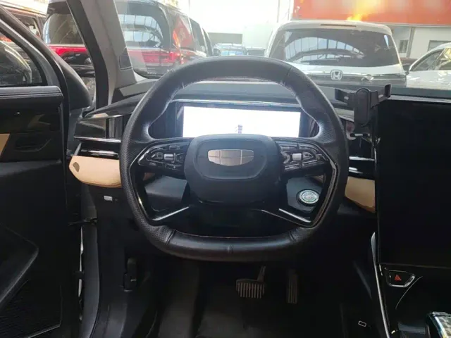 Geely Boyue L — Фото автомобиля 10