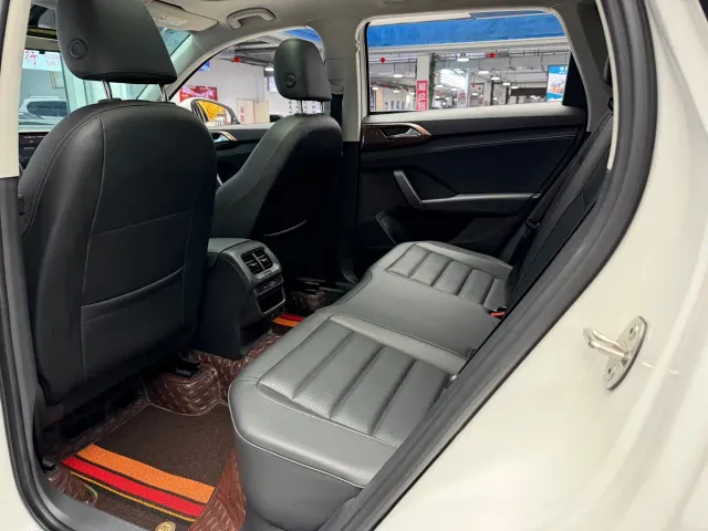 Volkswagen Tharu — Фото автомобиля 9