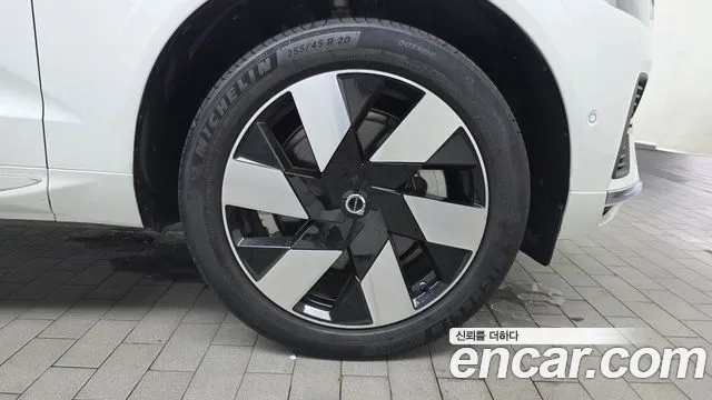Вольво XC60 — Фото автомобиля 20