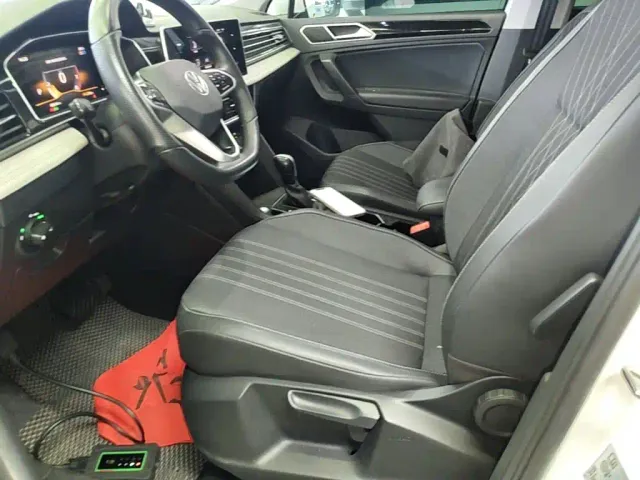 Volkswagen Tiguan L — Фото автомобиля 14