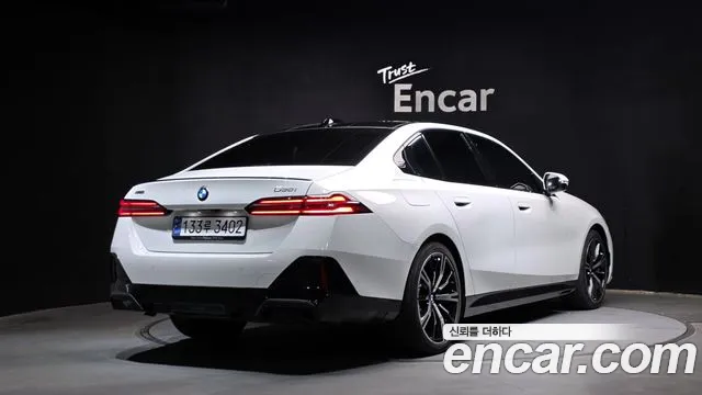 BMW 5 Series G60 — Фото автомобиля 2