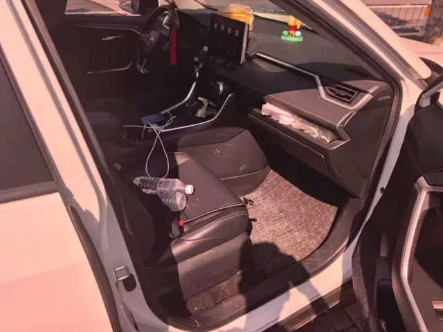Toyota Wildlander — Фото автомобиля 8