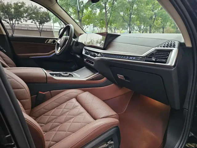 BMW X7 — Фото автомобиля 8