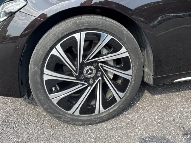 Mercedes-Benz E-Class — Фото автомобиля 6