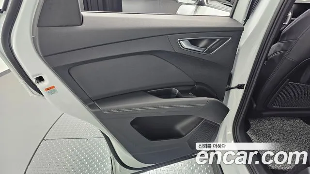 Audi Q4 e-tron — Фото автомобиля 25