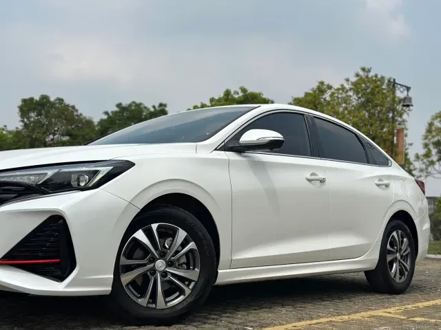 Changan Eado — Фото автомобиля 6