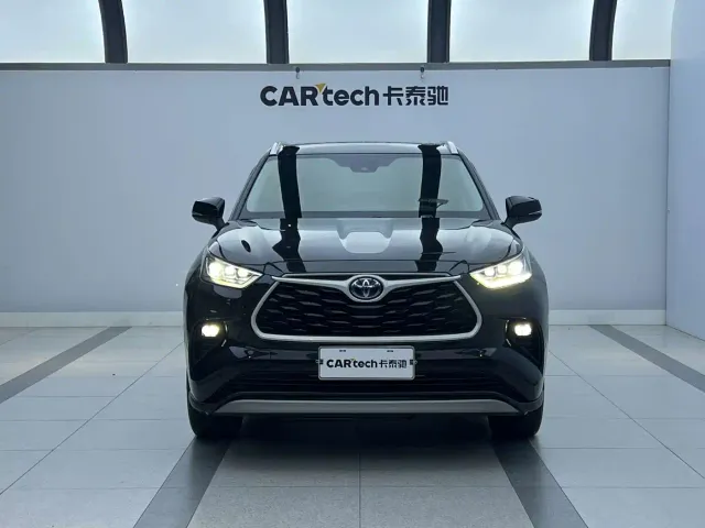 Toyota Highlander — Фото автомобиля 2