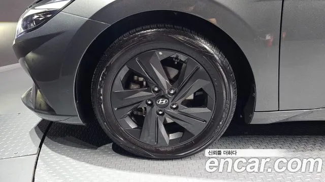 Hyundai Avante — Фото автомобиля 5