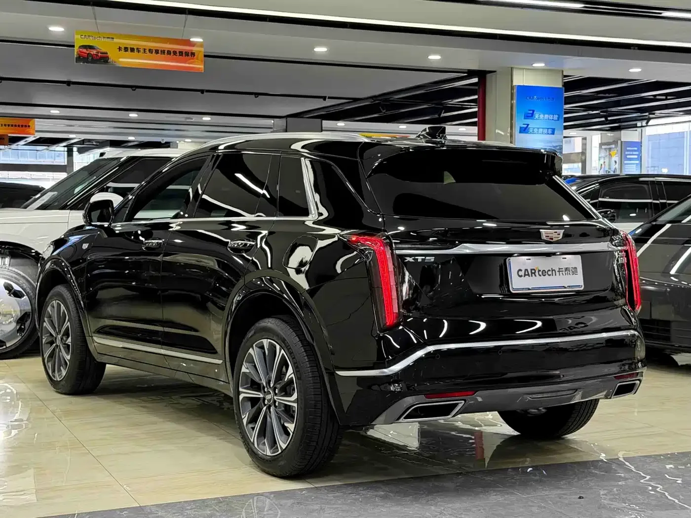 Cadillac Cadillac XT5 2026 2.0T Metropolitan Edition — Фото автомобиля 7
