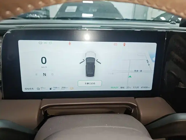 Leapmotor C11 — Фото автомобиля 11