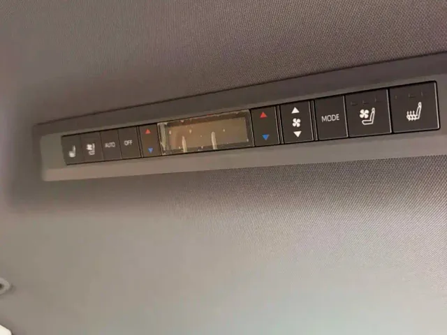 Toyota Sienna — Фото автомобиля 6