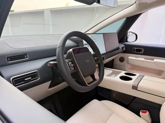 Li Auto MEGA — Фото автомобиля 9