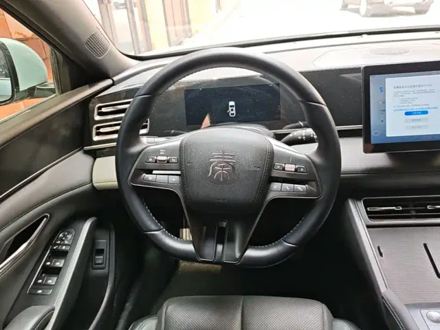 BYD Qin L — Фото автомобиля 10